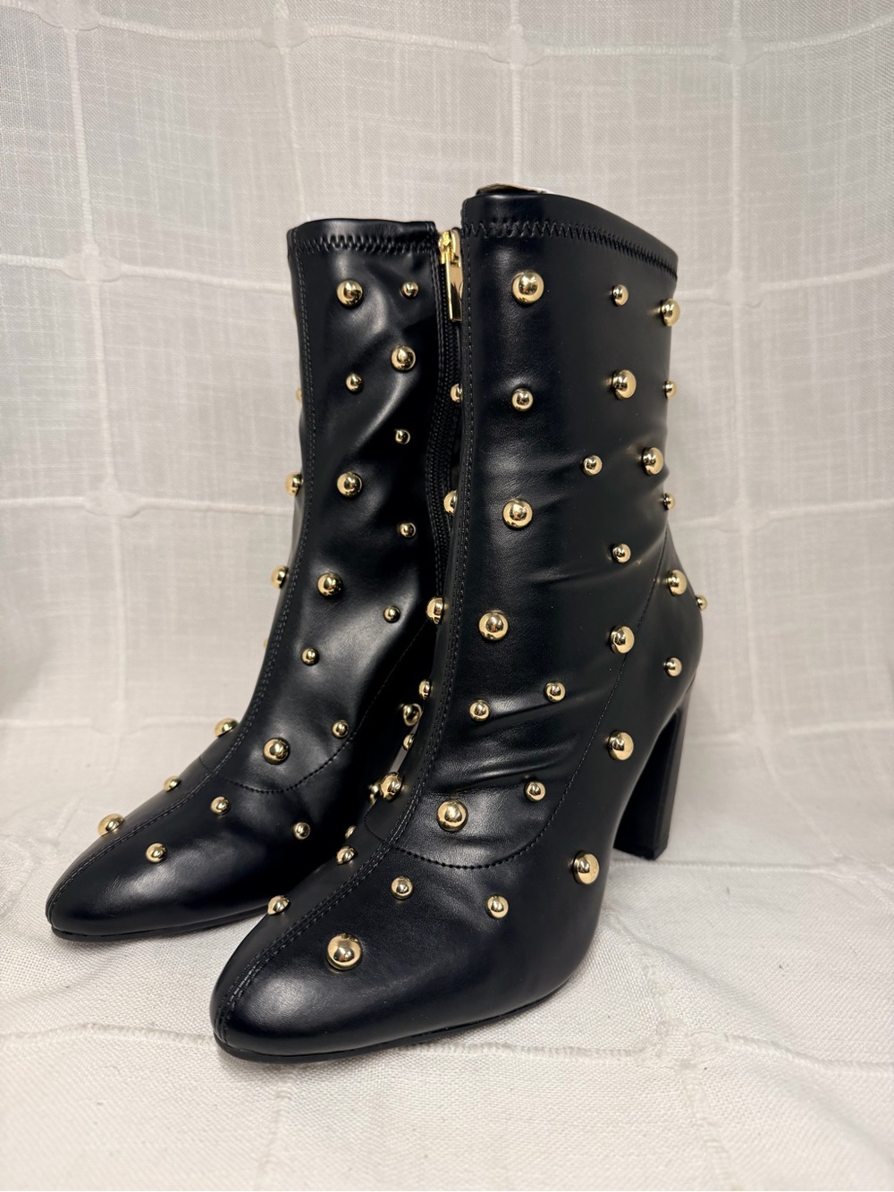 NWT I.N.C. Ezmae Black Gold Studded Heeled Ankle Boots Women’s 6M